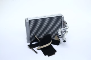 Радіатор обігрівача MERCEDES ML-CLASS W 163 (98-) (вир-во Nissens)