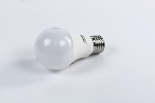 Светодиодная лампа A60, 8W,4100k, 600lm, E27,220V <DECARO>