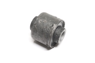 Сайлентблок заднего поперечного рычага (пр-во ONNURI)