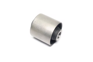 Сайлентблок поздовжньої тяги NISSAN TERRANO II 93-07 зад. міст (Вир-во FEBEST)