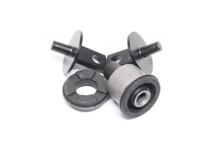 Сайлентблок важеля HONDA CR-V III-IV, FR-V V 04 зад. міст верх перед (Вир-во FEBEST)