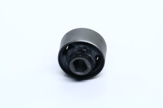 Сайлентблок важеля MAZDA 323 VI 98-04 перед. міст низ(Вир-во FEBEST)