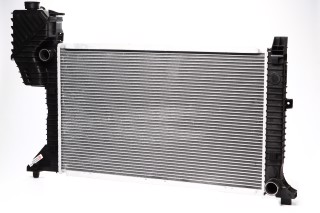 Радиатор охлаждения MERCEDES SPRINTER W 901-905 (95-)  (пр-во Van Wezel). 30002183