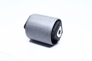 Сайлентблок важеля BMW X5, X6 06-14 перед. міст низ (Вир-во MOOG)