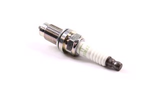 Свічка запалювання NISSAN TERRANO (вир-во NGK)