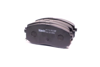 Колодки гальм. HYUNDAI/KIA I40/IX35/Carens/Sportage (вир-во Mando)