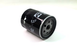 Фільтр оливний двигуна OPEL KADET 82-94, ASTRA 91-98, VECTRA 88-95 (вир-во CHAMPION)