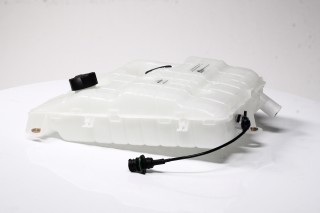 Розширювальний бачок RVI PREMIUM/KERAX/MIDLUM 2000-(вир-во NRF)