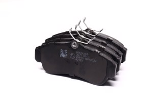 Колодки гальмівні дискові передні Nissan (вир-во Blue Print)