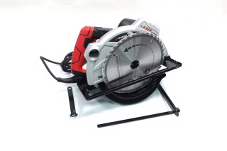 Пила дискова 1800Вт, 5000об/хв, глибина розпилу 73-48мм, диск 210мм * 30мм, (INTERTOOL)