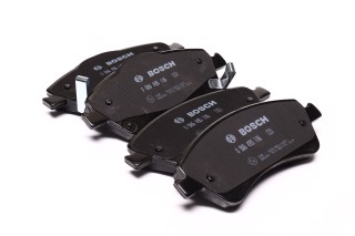 Колодка гальм. диск. TOYOTA AURIS, AVENSIS передн. (вир-во Bosch)