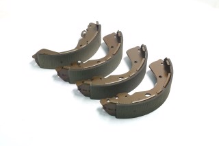 Колодки гальмівні дискові задні Nissan Navara III -14 (вир-во Blue Print)