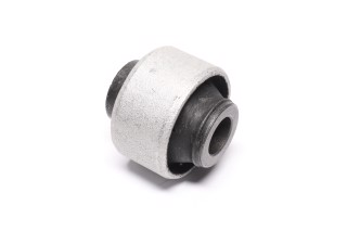 Сайлентблок важеля RENAULT LAGUNA III 07 перед. міст (Вир-во MOOG)