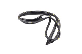 Уплотнитель двери (пр-во GM)