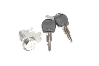 Личинка замка двери перед лев. T250 (пр-во GM)