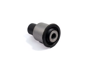 Сайлентблок важеля передня вісь низ Nissan Pathfinder 05- Navara OLD CVN-8 (вир-во CTR)