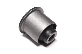 Сайлентблок важеля передня вісь верх Nissan Pathfinder 05- Navara OLD CVN-9 (вир-во CTR)