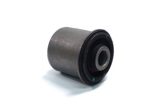 Сайлентблок важеля NISSAN NAVARA, PICK UP 97- перед. міст верх (Вир-во FEBEST)