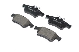 Колодка гальм. диск. FORD FOCUS MAZDA 3,5 OPEL VECTRA C, RENAULT LAGUNA задн. (вир-во BREMBO)