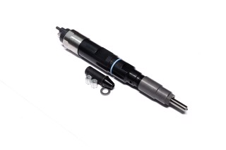 Форсунка топливная двигателя JD8.1 L ( RE524362 /RE518725) (JD)