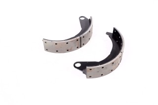 Колодка гальм. ГАЗ 3307, 3309, 4301 перед. з накл. 80мм (компл.2шт) (вир-во Трібо)