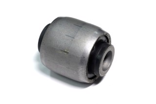 Сайлентблок важеля задня вісь Toyota RAV4 05-19 Auris 07-18 Lexus NX 14- OLD CVT-108 (вир-во CTR)