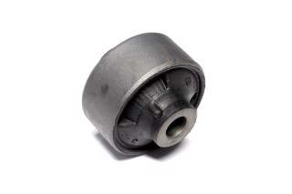 Сайлентблок важеля NISSAN JUKE, X-TRAIL, RENAULT KOLEOS 07 перед. міст низ (Вир-во SKF)