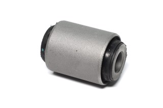 Сайлентблок важеля задня вісь Mitsubishi Pajero 00- (вир-во CTR)