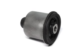 Сайлентблок балки задня вісь Nissan Tiida 05-12 (вир-во CTR)