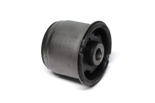 Сайлентблок важеля задня вісь Nissan Serena 99-04 (вир-во CTR)