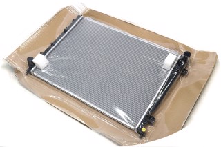 Радіатор охолодження двигуна KIA CARENS (2006) 2.0 CRDI (Ava)