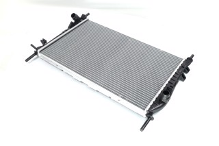 Радіатор охолодження FORD MONDEO III 3.0 MT 00- (без бічного штуцера) (вир-во Van Wezel)