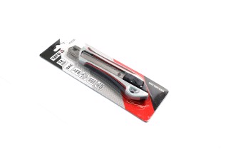 Ніж YATO з висувним лезом з відломними сегментами: M=18мм, SK5, Zn/TPR/ABS, фіксатор, F 20N [12/144]