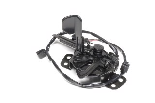 Замок капота