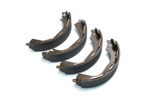 Колодка гальм. барабан. NISSAN PICK UP  (RIDER)