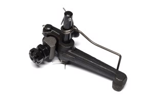 Важіль зчеплення віджимний ЮМЗ (лапка) (1 штука) (в зборі) <ДК>