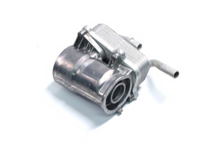Радіатор масляний з корпусом MERCEDES C/CLK/Е/M/SLK/VITO (вир-во Van Wezel)