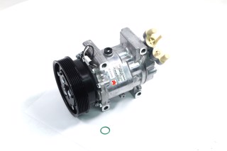 Компресор кондиціонера RENAULT CLIO II/ KANGOO/ MEGANE I (Van Wezel)
