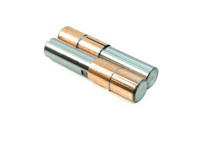 Шкворень в комплекте КАМАЗ Р0 (D=45.0) (2 шкворня+4 втулки биметаллические) (DETALKA)