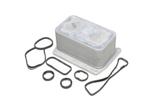 Радіатор масляний RENAULT Trafic 2.0D 01- (вир-во NRF)