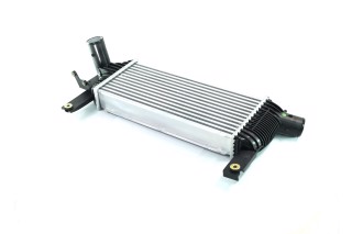 Інтеркулер NISSAN Navara 2.5D 05- (вир-во NRF)