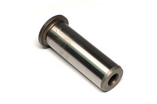 Вісь проміжної шестерні заднього ходу КПП, JD8420/843/8520/8295R (R108455) (John Deere)