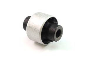 Сайлентблок важеля CITROEN C4, PEUGEOT 308 II 13 перед. міст ззаду (Вир-во SKF)