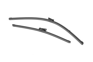 Щітки склоочисника 650/450 мм безкаркасна компл. (вир-во Valeo)