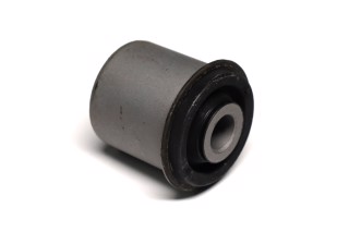 Сайлентблок важеля передня вісь верх Nissan Navara 97-12 (вир-во CTR)