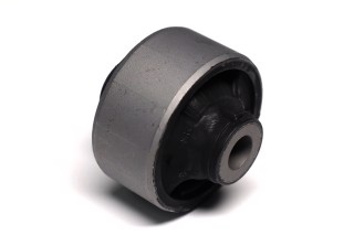 Сайлентблок важеля передня вісь Nissan X-Trail/Rogue 07- Juke 10-19 Leaf 10- (вир-во CTR)
