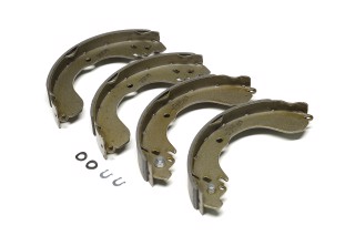 Колодки гальмівні барабанні задні Chrysler, Jeep Patriot 4x4 -17, Nissan Juke I -19 (вир-во Blue Pri