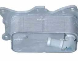 Радіатор масляний MERCEDES C-Series 2.2D 14- (вир-во NRF)