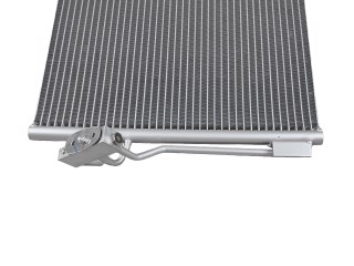 Радіатор кондиціонера МВ Vito 109 CDI (вир-во BOSCH)