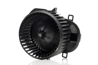 Вентилятор отопителяVW Touareg 3.0D 14- (пр-во NRF)